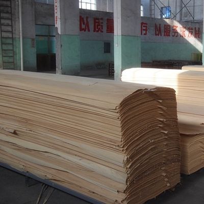 El OEM dirigió el amarillo oscuro blanco americano del roble X024 de la chapa de madera para el gabinete