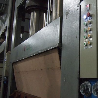 El roble blanco H665C cortó completamente la chapa de madera recompuesta para la cara del gabinete/el recubrimiento de paredes