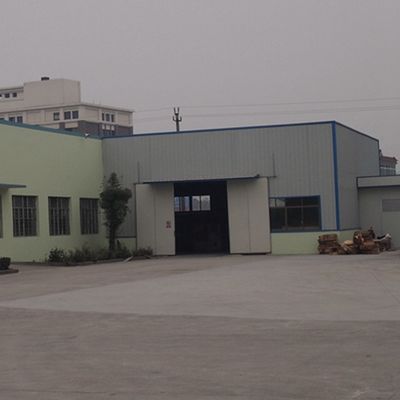Reconocimiento de la madera carilla de roble amarillo vertical de grano Cuarto corte 3050 * 640mm Para el hotel de la decoración de papel de vuelta China Manufacturer