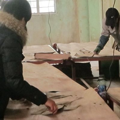 El ISO dirigió el color de Brown del corte de la corona de la chapa de madera para la cara de la puerta y del gabinete