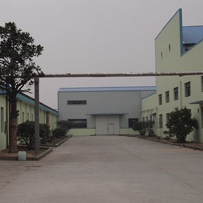 Grano gris reconstituido de la corona de la chapa de madera de la nuez para el grueso de las puertas interiores 0.15-0.6m m