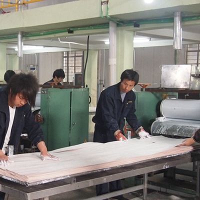 Corte en rodajas reconstituido de madera de roble de plata Veneer longitud 2500-3100mm Puede ser personalizado para revestimiento de paredes SOAK--848Q/877Q/898Q/948Q/985Q