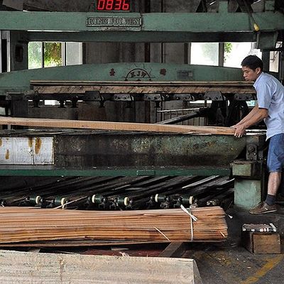 grado natural AAA del grano recto de la chapa de madera de África Makore de los instrumentos musicales de 0.5m m