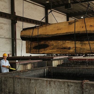 grado natural AAA del grano recto de la chapa de madera de África Makore de los instrumentos musicales de 0.5m m
