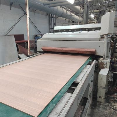 Tablero de partículas de Mdf basado en chapa de madera de corte de corona de madera contrachapada de cerezo americano de lujo para muebles y gabinetes