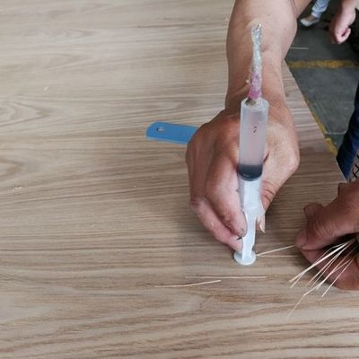 High-End Reconocimiento de la madera de veneer personalizado de madera colorida Cw-X3988 grano recto para el tamaño normal 2500 * 640mm para revestimiento de paredes