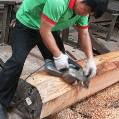 Fabuloso revestimiento de madera recompuesto de pera plateada Técnicas de corte de rodajas para anchura de grano recto 1280mm Empalme para la piel de la puerta