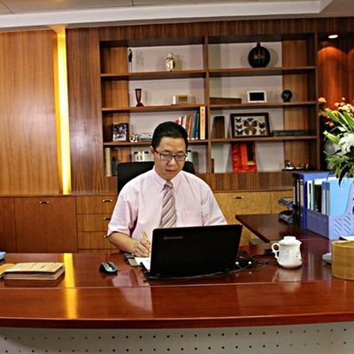Sapele de plata Pommele Veneer de madera de ingeniería personalizado para la cara del gabinete