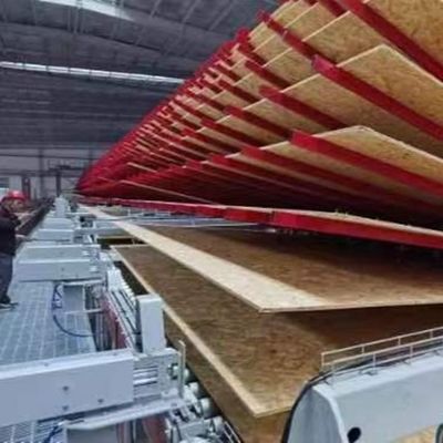 Radiata Pine orientado a la tabla Osb4 2440 * 1220 * 18mm puede ser personalizado para la pared exterior y panel de techo