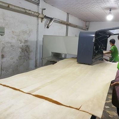 Ojo de gato de madera de rosa X209 Especies raras Veneer de madera de ingeniería 0,55 mm de espesor personalizado