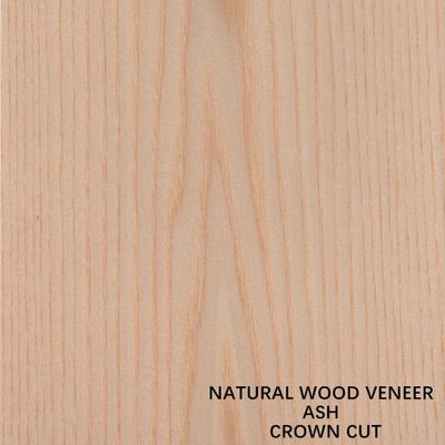 Caramelo de madera de ceniza natural de corte plano de la corona de grano para la cara del gabinete